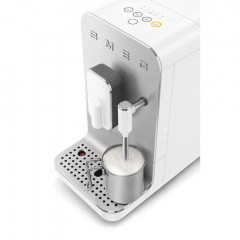 Кофемашина автоматическая Smeg BCC02BLMEU черная матовая с капучинатором